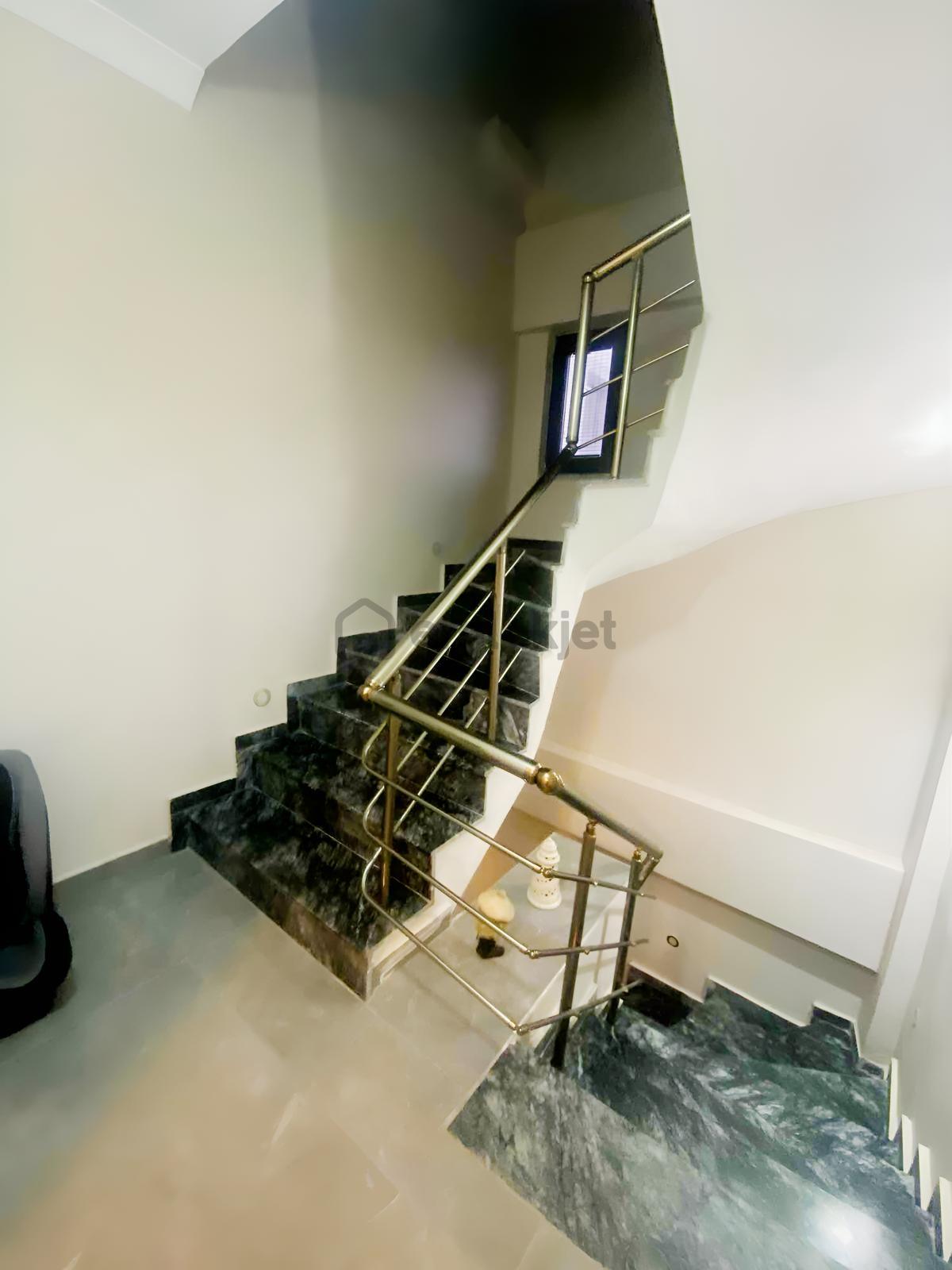 Havuzlu Site İçi Köşe Villa - 12