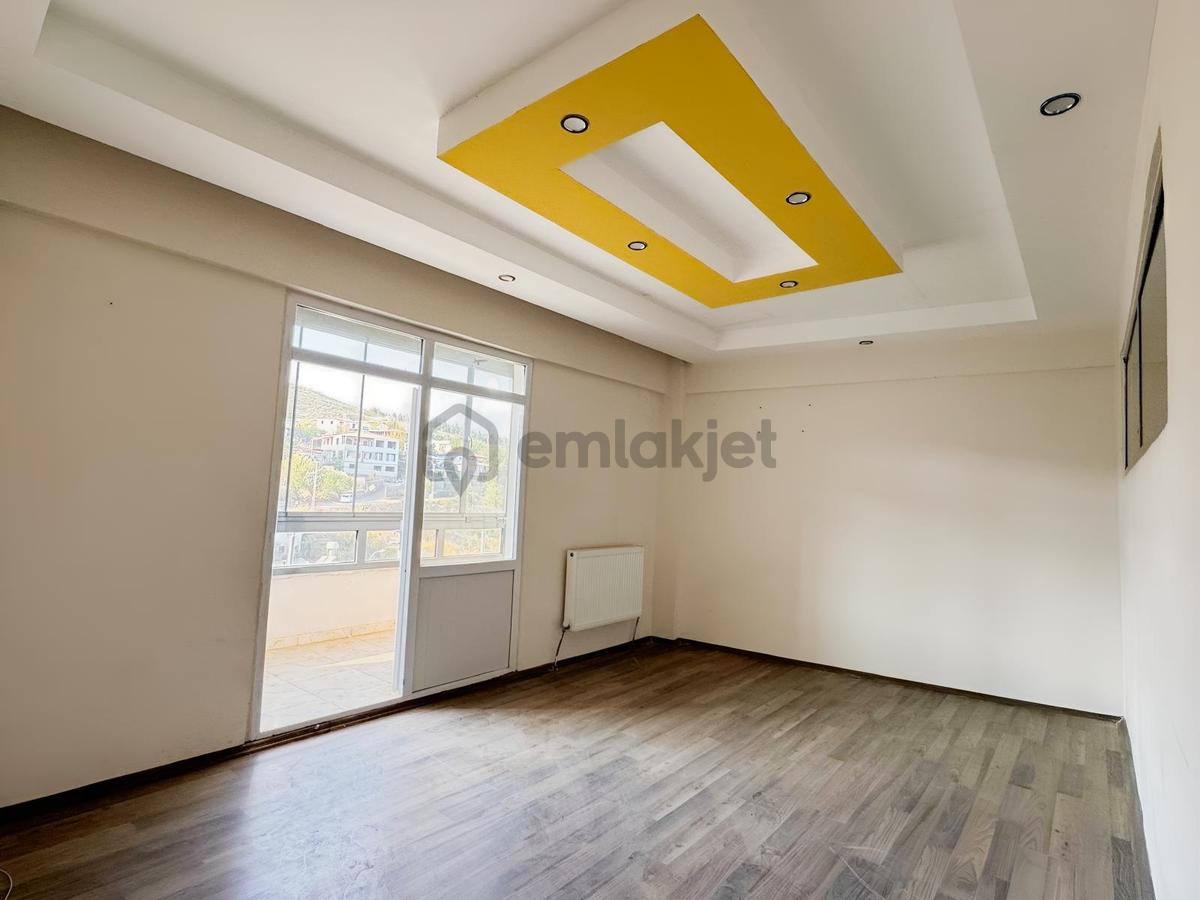 Germenıcıa'dan Türkoğlu Merkezde 3+1 Kiralık Daire - 5