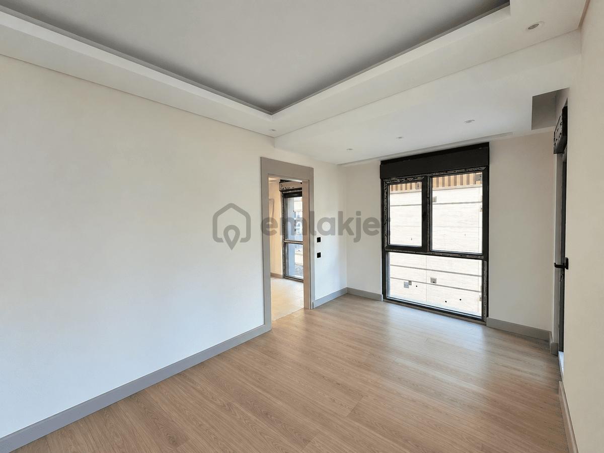 Validebağ Sitesi | Önü Açık | Kullanışlı Kat Planı | 3+1 Satılık - 7