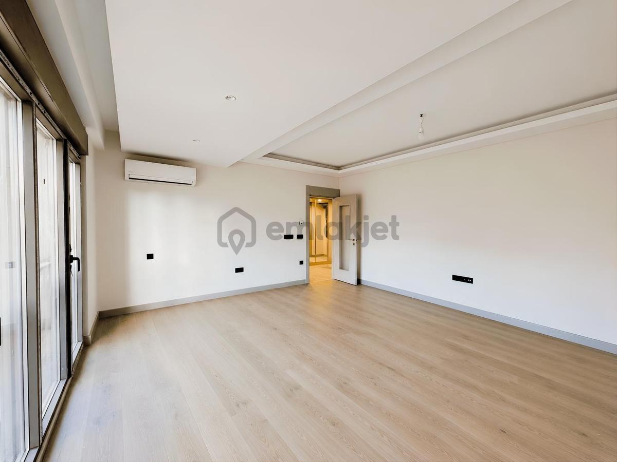 Validebağ Sitesi | Önü Açık | Kullanışlı Kat Planı | 3+1 Satılık - 6