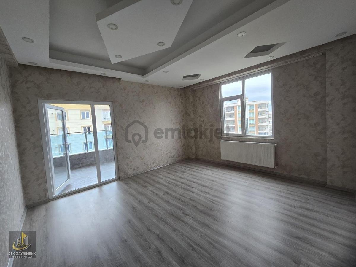 Karşıyaka'da Kiralık 3+1 Lüx Daire - 3