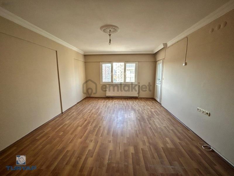 Turyaptan İnönüde Ara Kat Geniş 2,5+1 Satılık Daire - 4