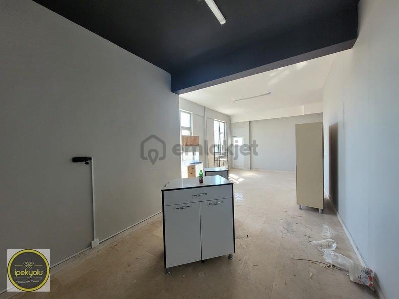 İpekyolundan Cadde Üstü 340 M2 Kiralık Dükkan - 14