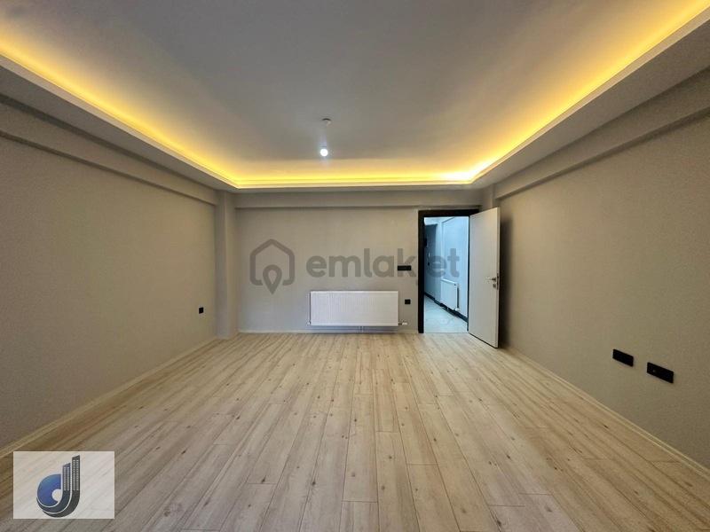 Eski Acil Altında Satılık Daire - 10