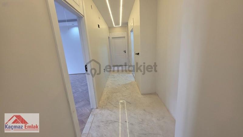 Sivas Yeşilyurt Mahallesi 3+1 Satılık Daire 7. Kat Güney Cephe - 28