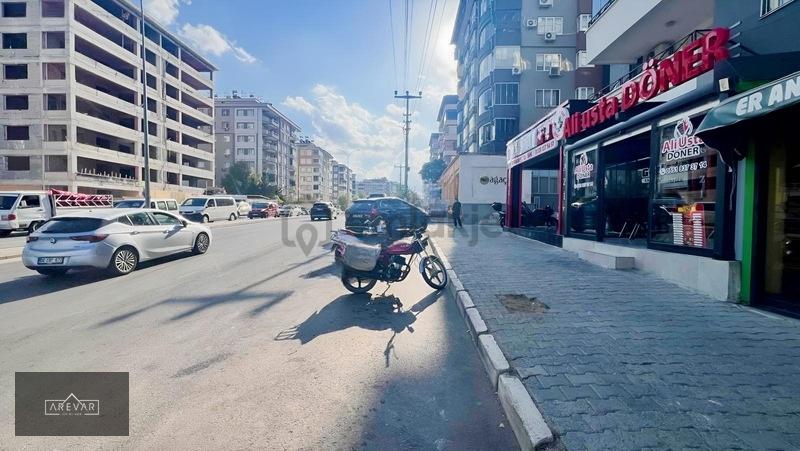 Arevar Dan Güvenevler Cadde Üsütünde Satılık Dükkan - 18