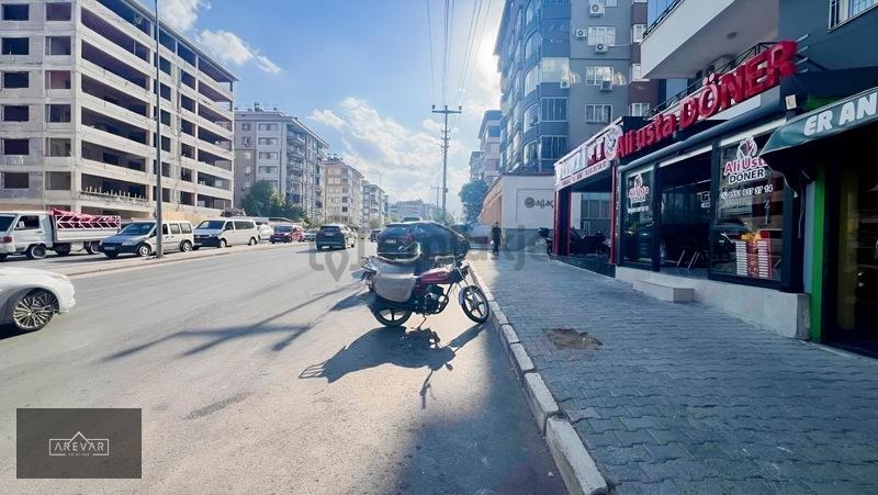 Arevar Dan Güvenevler Cadde Üsütünde Satılık Dükkan - 19
