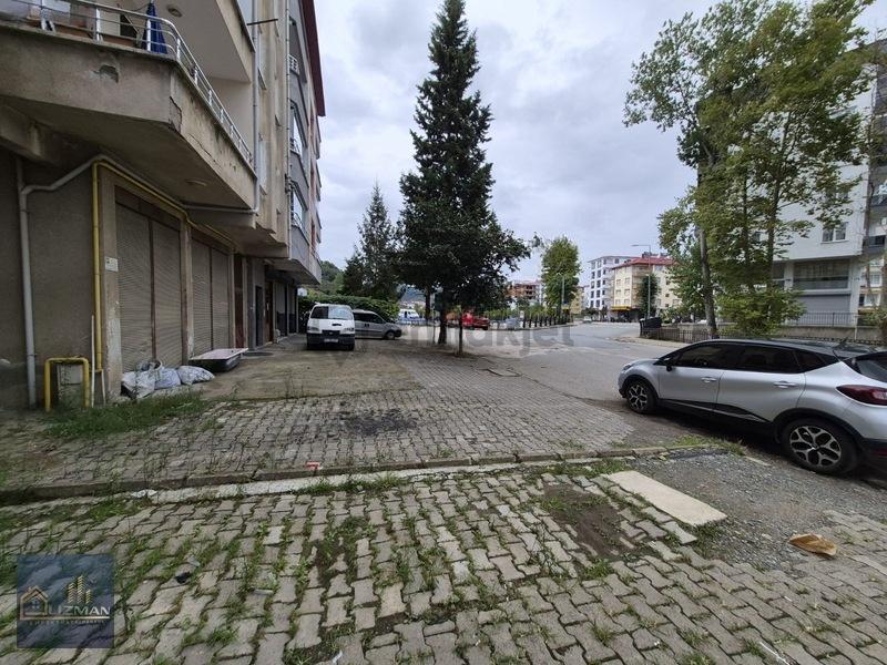 Uzman Emlak'tan Cadde Üstü Kiralık İşyeri - 14