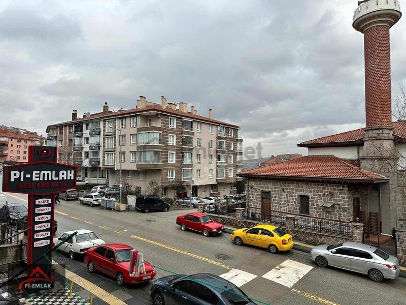 Altındağ Karapürçek Cadde Üzeri 3 Balkonlu Satılık 1.kat