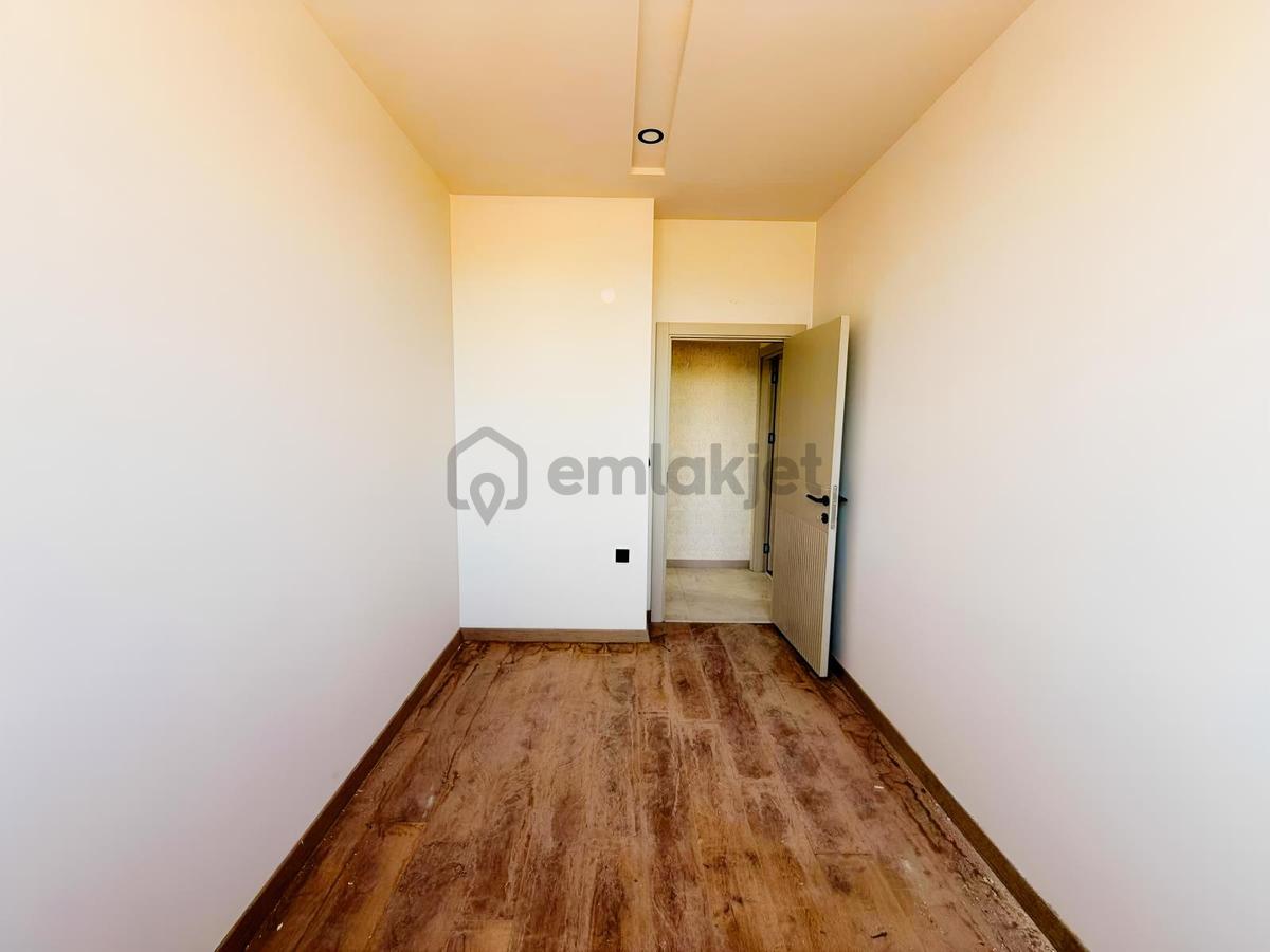 Hem Geniş Hem Tavan Yüksek Lüks Arakat 2+1 - 20