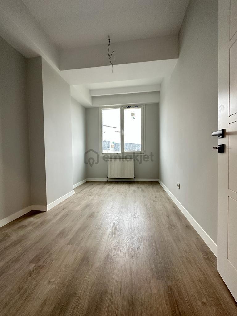 Silivri Mimar Sinan Merdan Cadde Sitesinde 3+1 Kiralık Boş Daire - 8