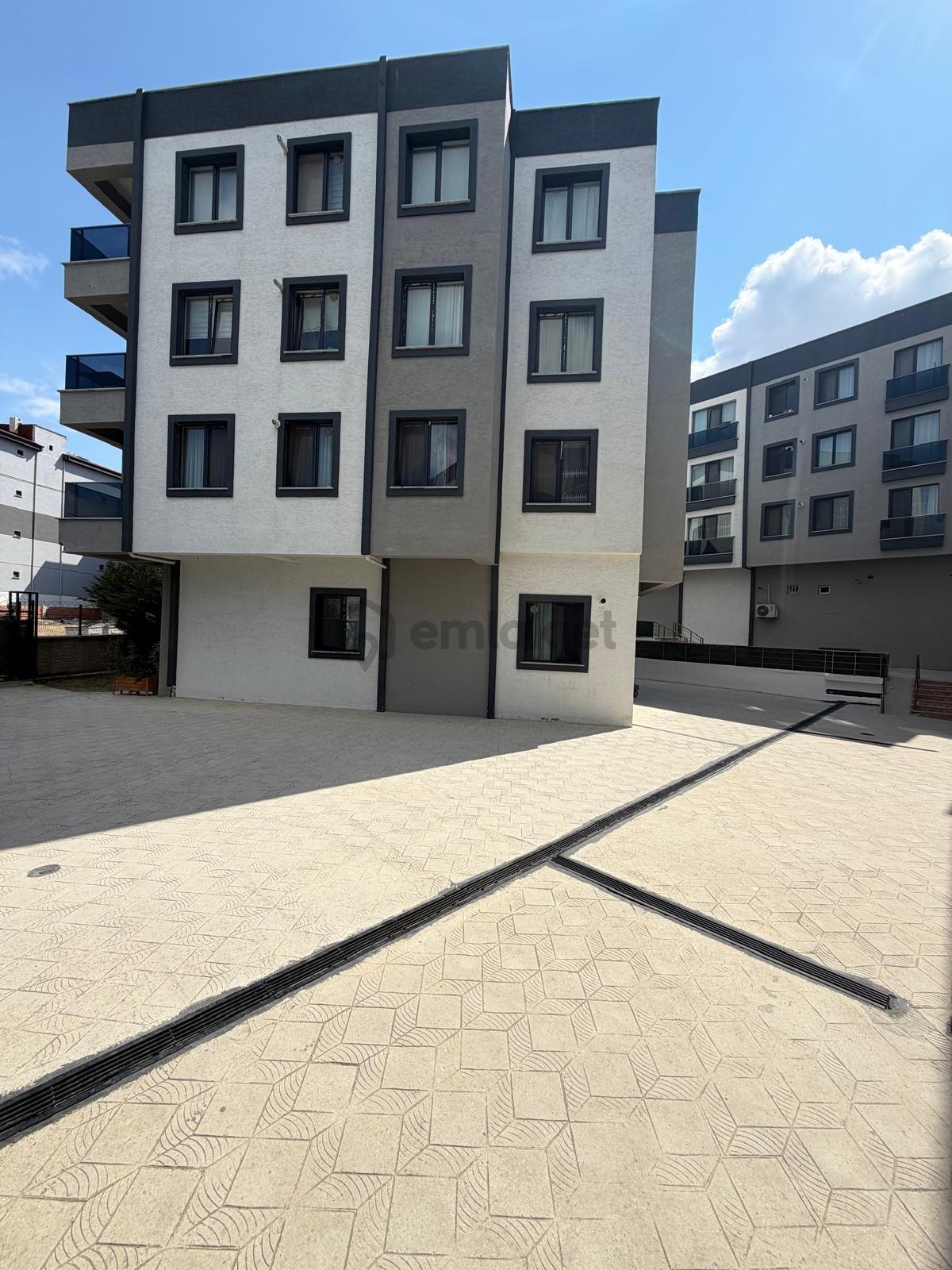 Silivri Mimar Sinan Merdan Cadde Sitesinde 3+1 Kiralık Boş Daire - 17