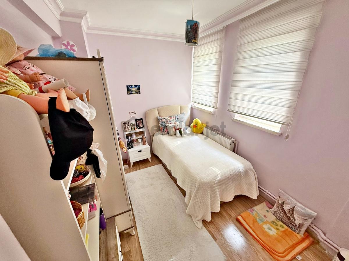 Batıkent Uğur Sitesi Müstakil Bahçeli "triplex" Acil Satılık 5+1 - 13