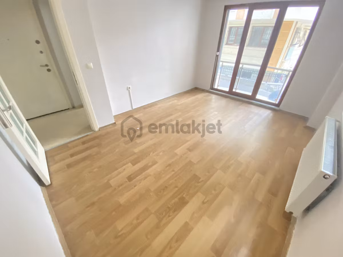 Evinibul'dan Anacaddeye 2.paralel 75m2 2+1 Ayrı Mutfaklı Y.giriş - 9