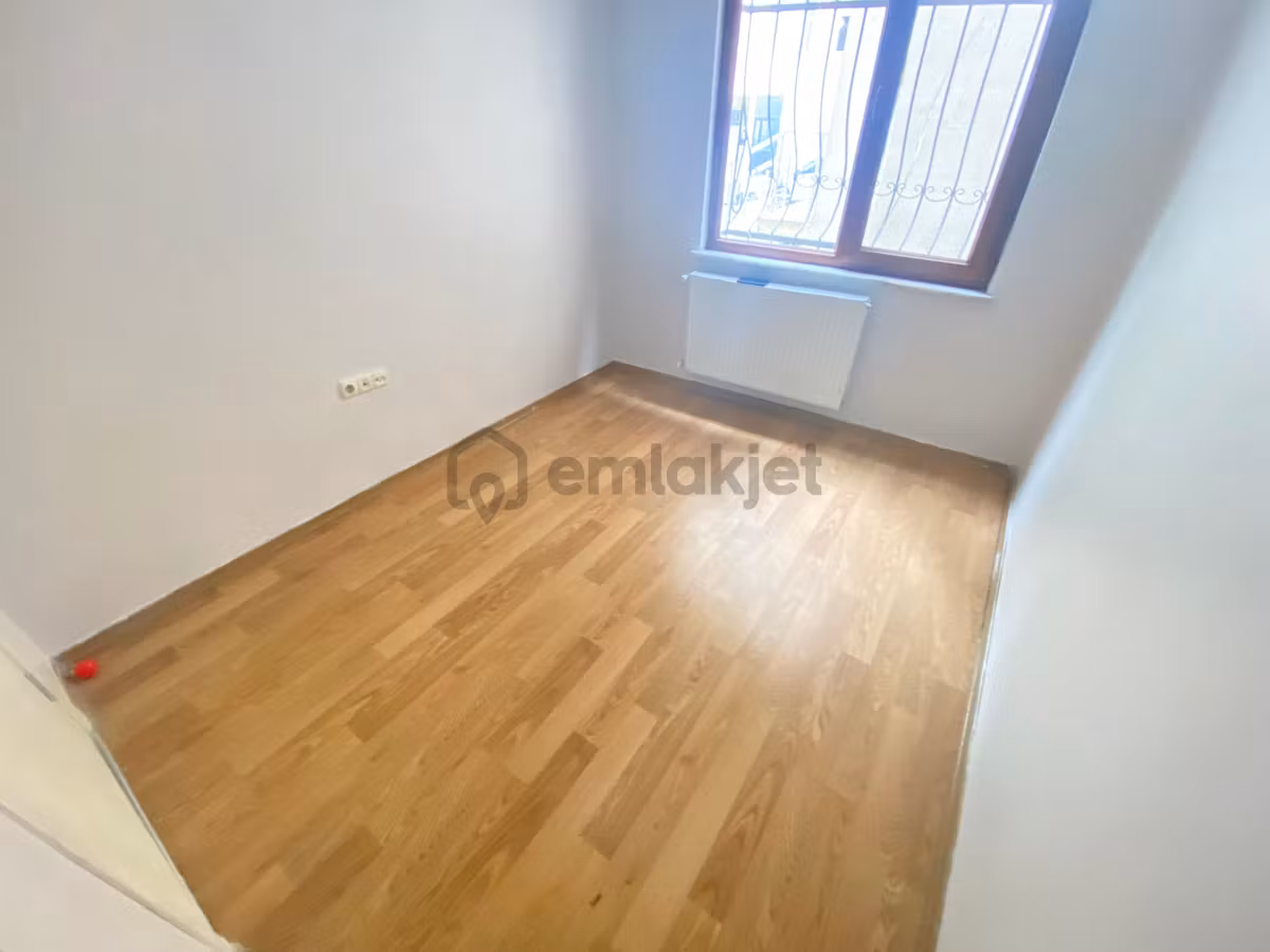 Evinibul'dan Anacaddeye 2.paralel 75m2 2+1 Ayrı Mutfaklı Y.giriş - 19