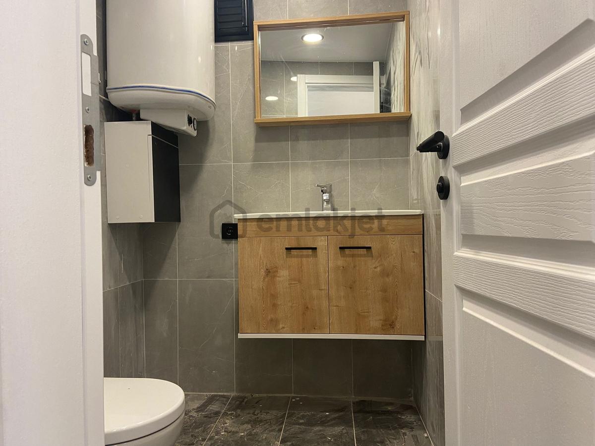 Bakırköy Kartaltepe De 1.kat 150m2 3+1 Ön Cephe Özel Tadilatlı - 21