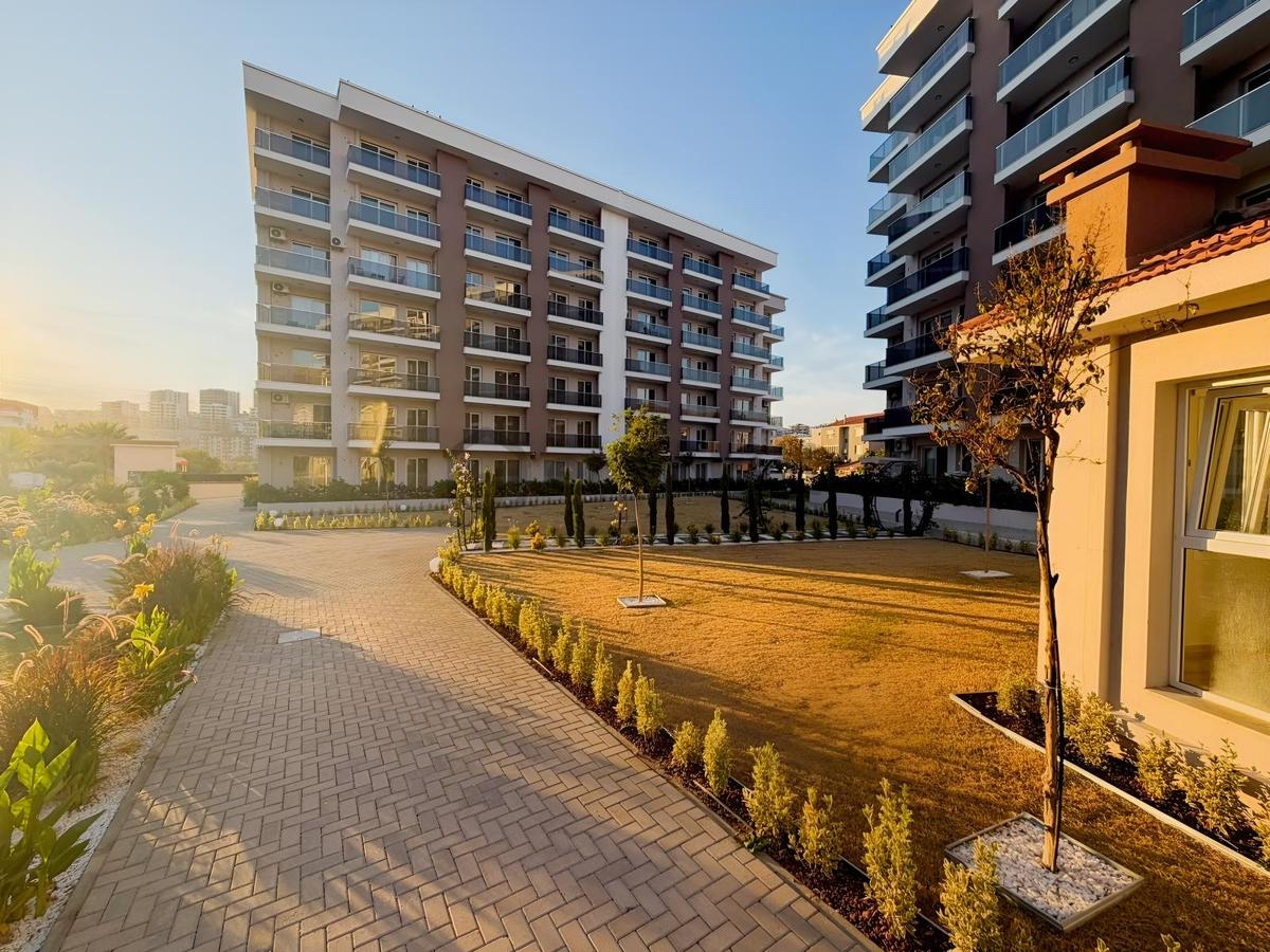 Harmandalıda Havuzlu Sitede Önü Açık Ferah 1+1 Satılık Daire - 24