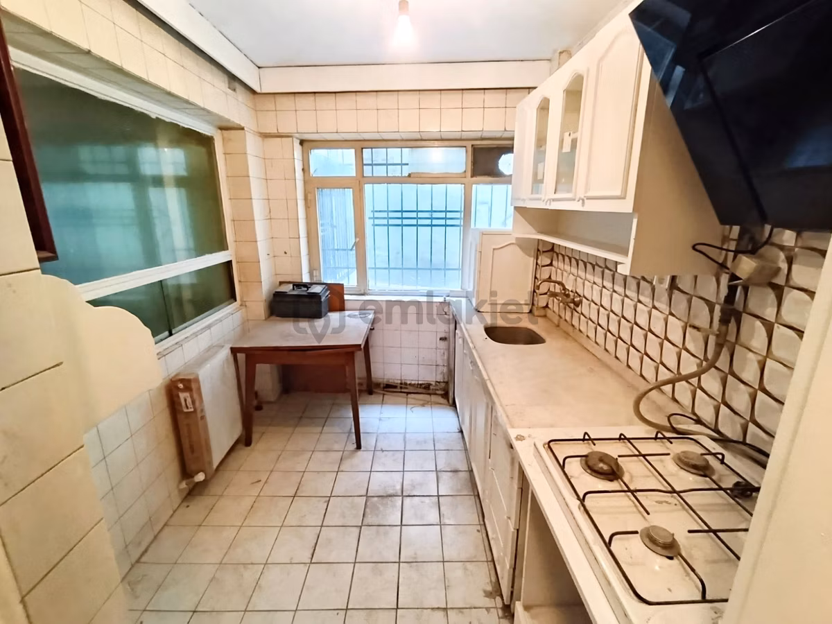 Heykel Setbaşı Ünlü Cadde'de 3+1 Giriş Kat Daire - 25