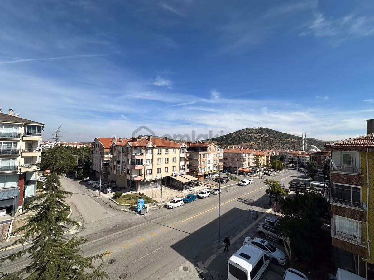 Yılmazer'den Karapürçek'de Cadde Üstü Ön Cephe Kök Tapu - 4