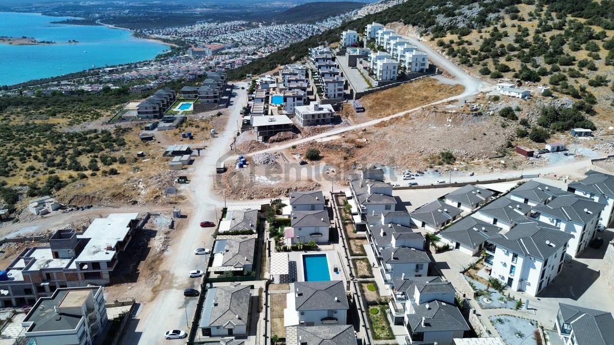 Butik Site İçi Deniz Manzaralı Geniş Bahçeli , 1+1 Daire - 34