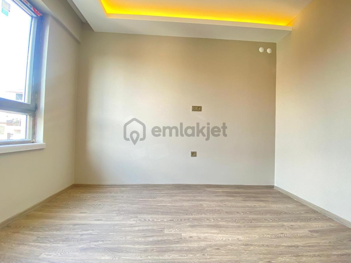 Alaçatı'dan İncek'te Lüks Ara Katta Yerden Isıtmalı 2+1 Daire - 19