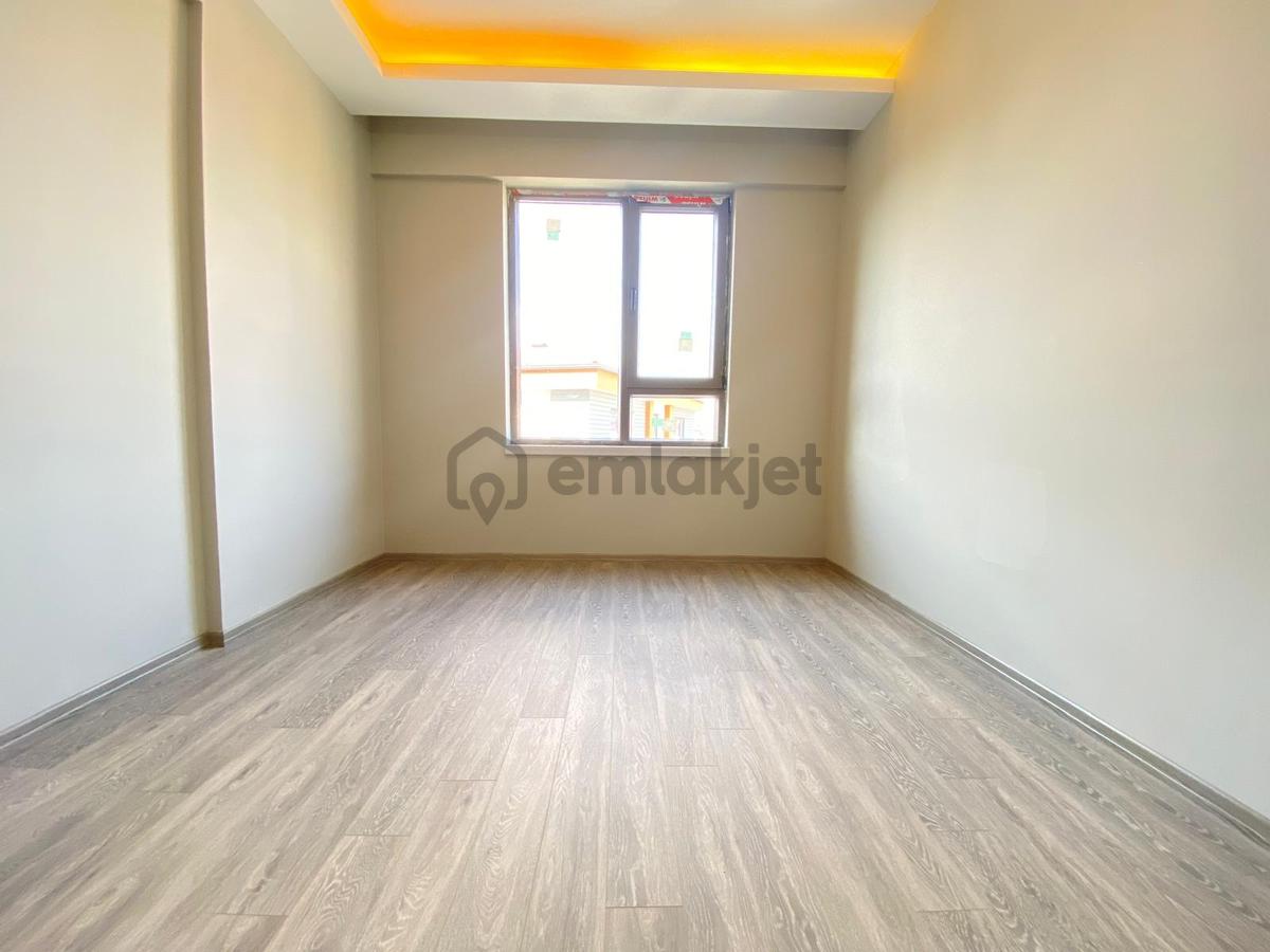 Alaçatı'dan İncek'te Lüks Ara Katta Yerden Isıtmalı 2+1 Daire - 18