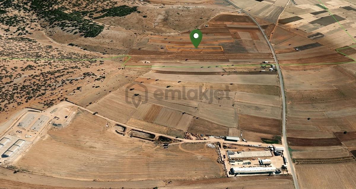 Korkuteli Çaykenarı’nda 6.475 M² Satılık Tarla