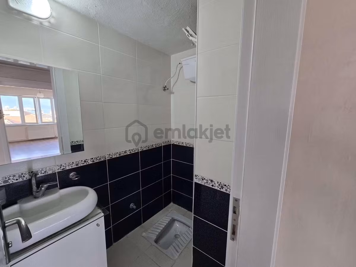 Remax Model Den İnönü Caddesinde 3+1 Ara Kat Satılık Daire - 16
