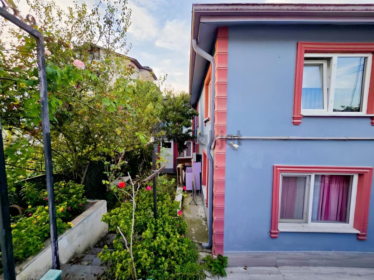 Adapazarı Ozanlar Mahallesi'nde Satılık Müstakil Ev