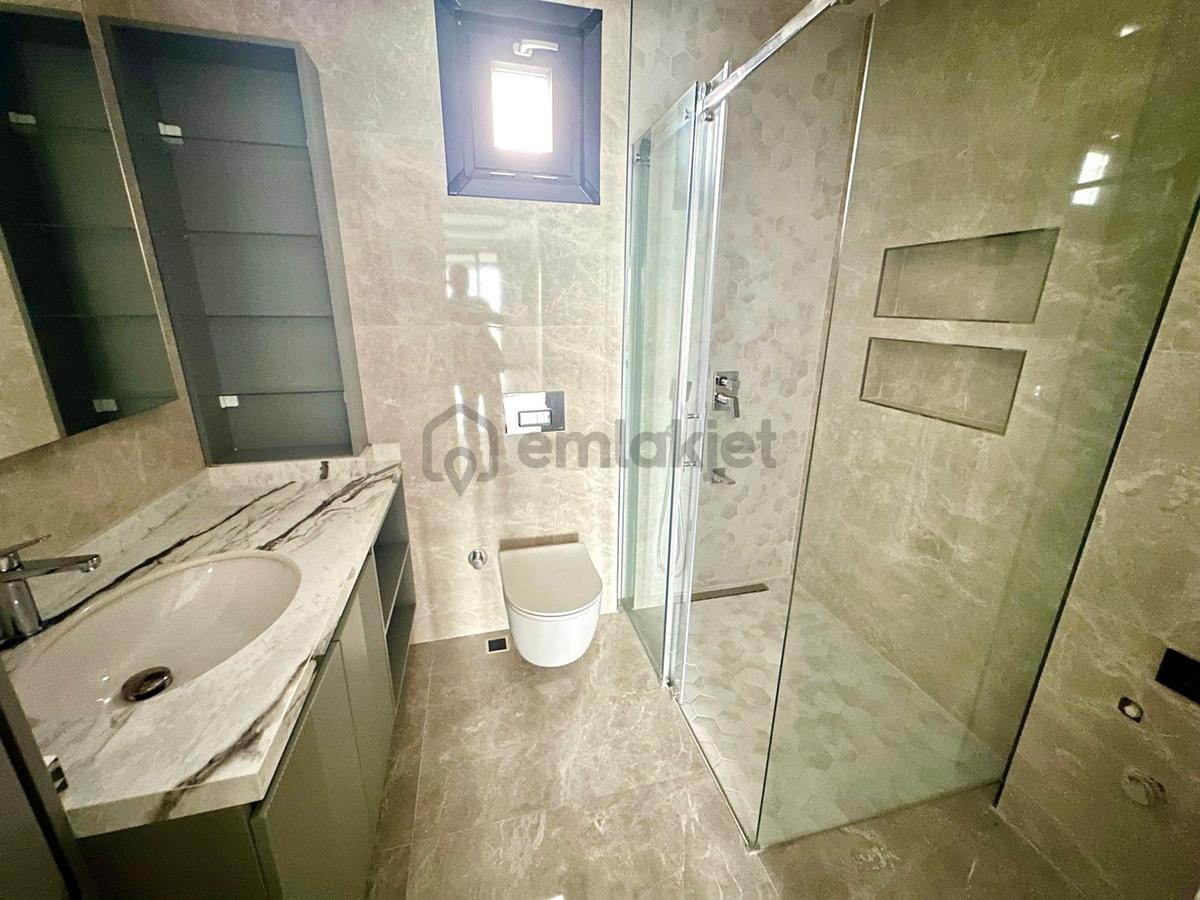 Önerlerde Mükemmel Göl Manzaralı 5+1 Satılık Villa - 31