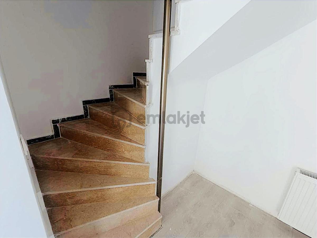 Sakarya Caddesi Yakını 1+1 Dubleks Kiralık Daire - 13