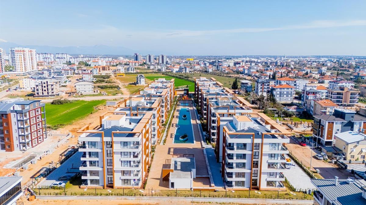 Fırsat ! / Havuz Manzaralı Ara Kat / Doğalgazlı, - 25