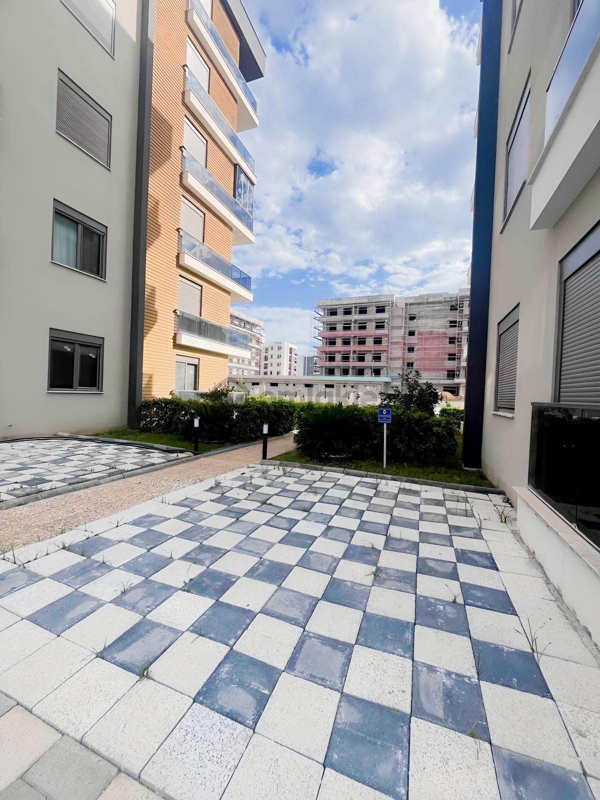Altıntaş'ta 40'lık Yolda Geniş 2+1 İskanlı Daire - 20