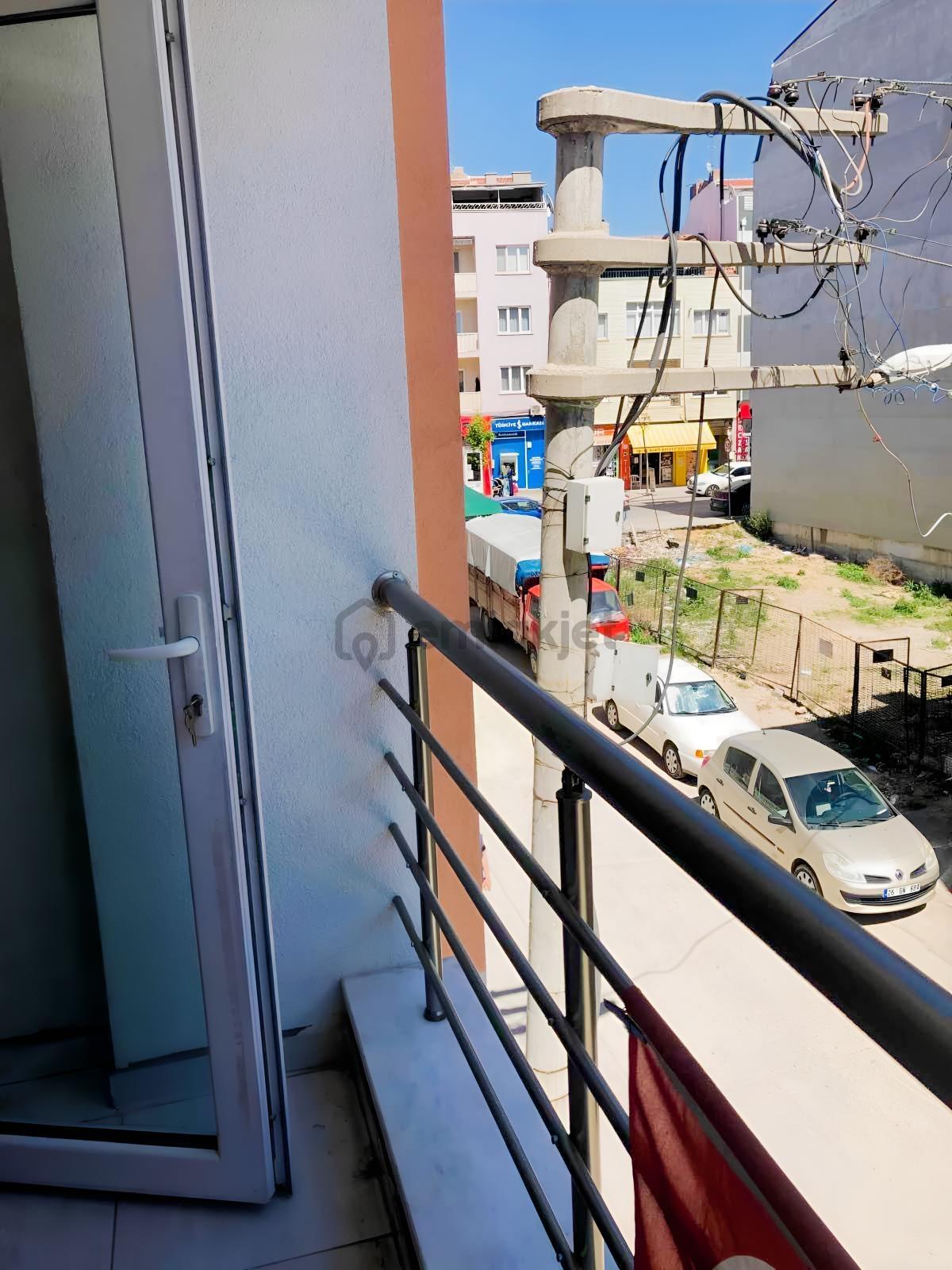 Sütlüce Mah Eğitimciler Cad Asansörlü Ara Kat 2+1 - 15