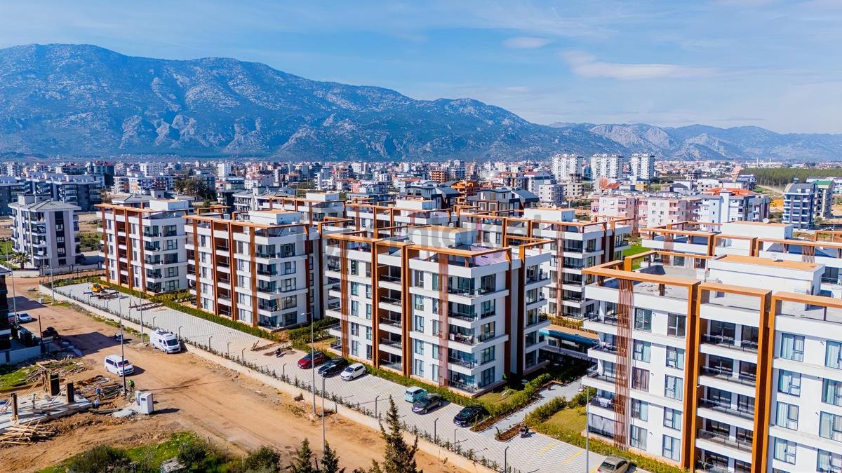 Fırsat ! / Havuz Manzaralı Ara Kat / Doğalgazlı - 17