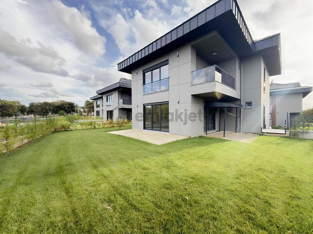Şile Sahilköyde Deniz Manzaralı | 8+1 | 290 M² | - 6