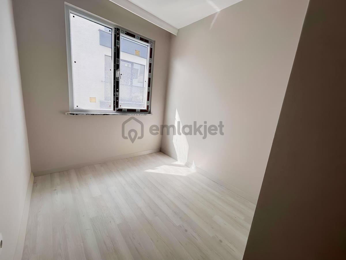 Cadde Üzerinde Otoparklı 3+1 Üst Dubleks Daire - 20