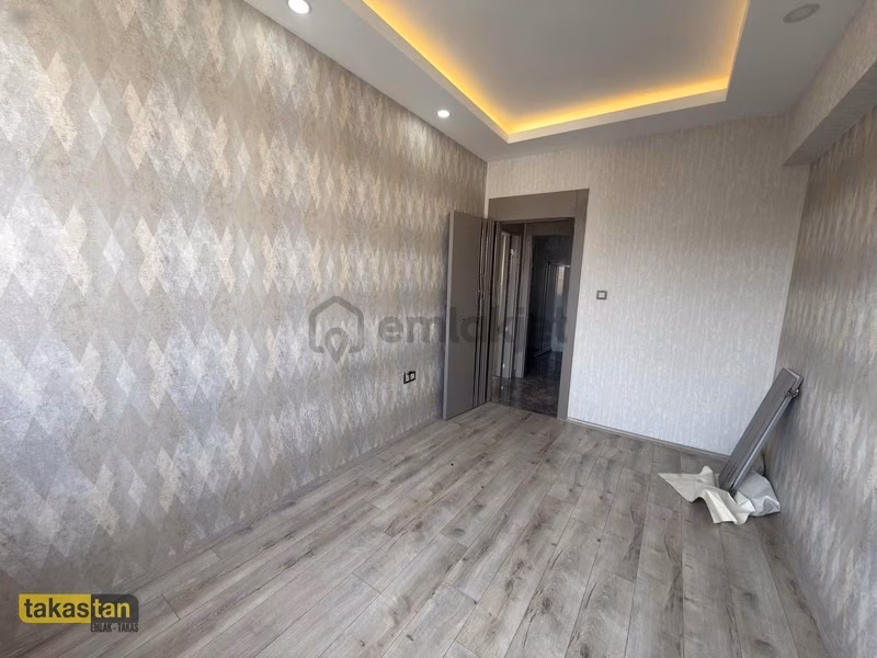 Fıstıklık Merkezi Konumlu 2+1 Lüx Daire - 23