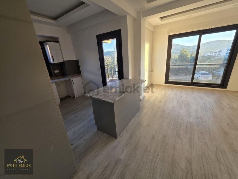 Mumcularda Kiralık 2+1 Daire - 7