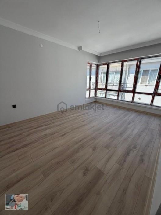 Aydınlıkevler'de Mükemmel Konumda Sıfır Daire - 16