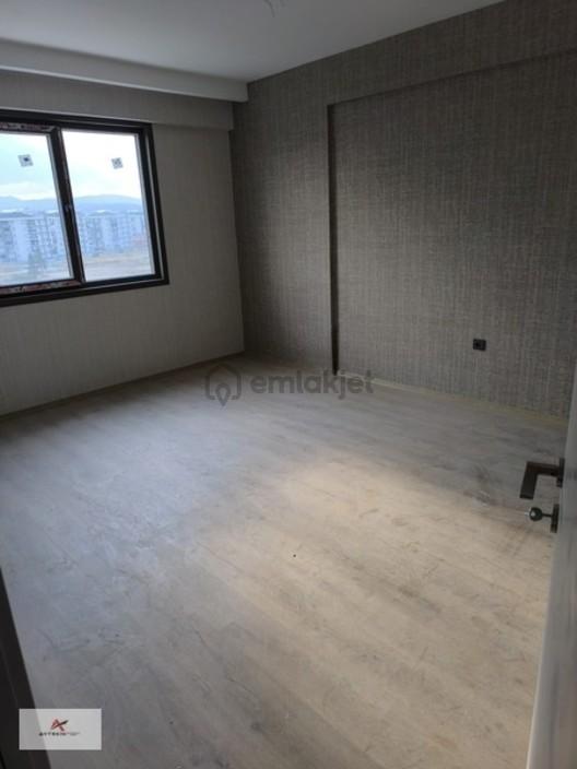 Gazze Caddesinde Geniş Kiralık Daire - 21