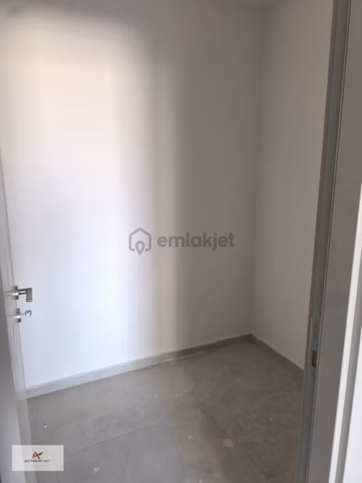 Gazze Caddesinde Geniş Kiralık Daire - 18