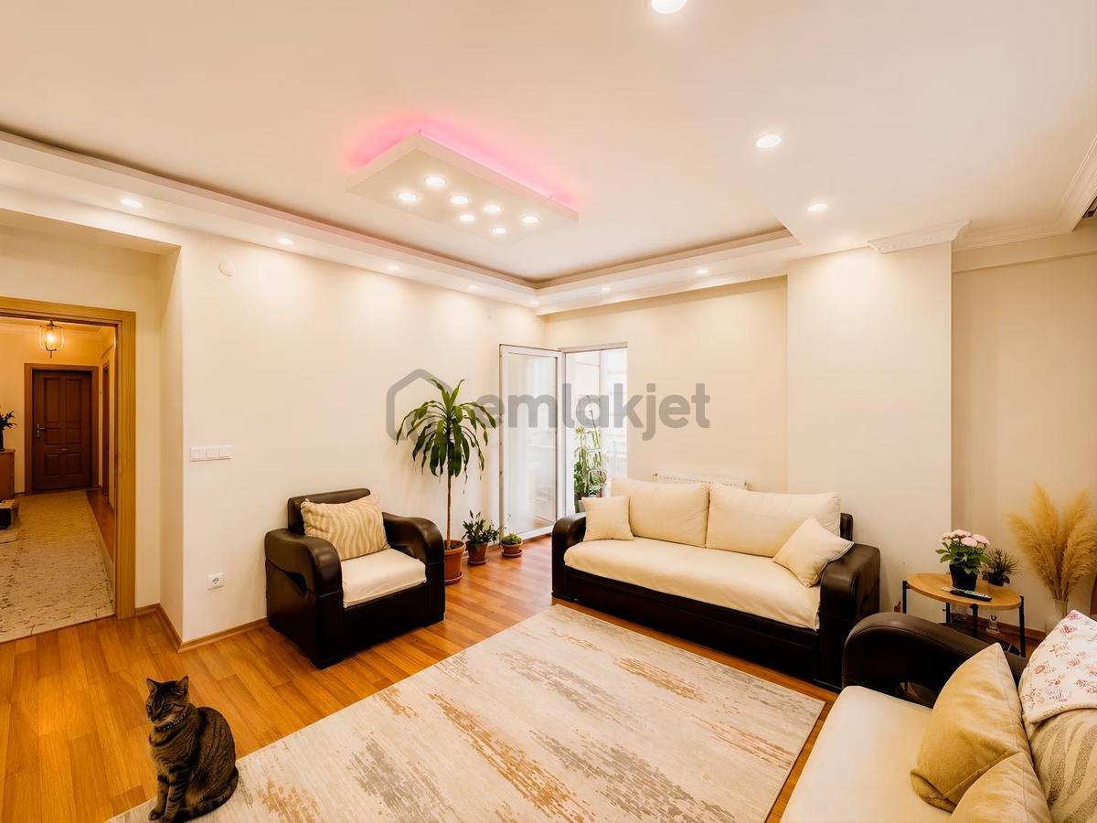 Gaziosmanpaşada Satılık Site İçerisinde 2+1 Arakat Daire - 3