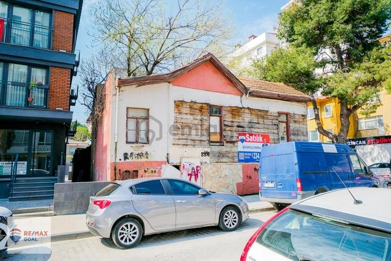 Bostancı Marmaray Girişinde 2 Katlı Bahçeli 2.dereceden Müstakil - 18