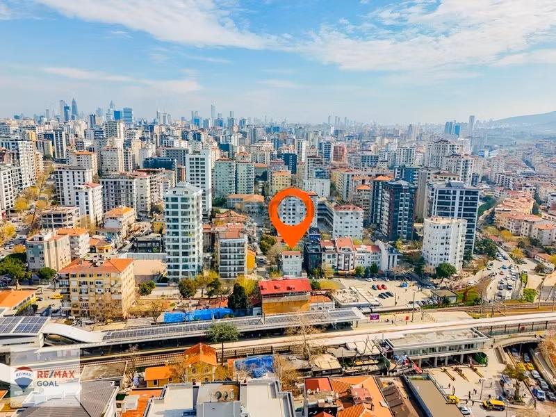 Bostancı Marmaray Girişinde 2 Katlı Bahçeli 2.dereceden Müstakil - 5