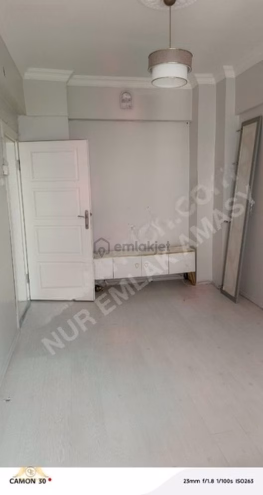 İstasyon Caddesi Kiralık 2+0 Daire - 9