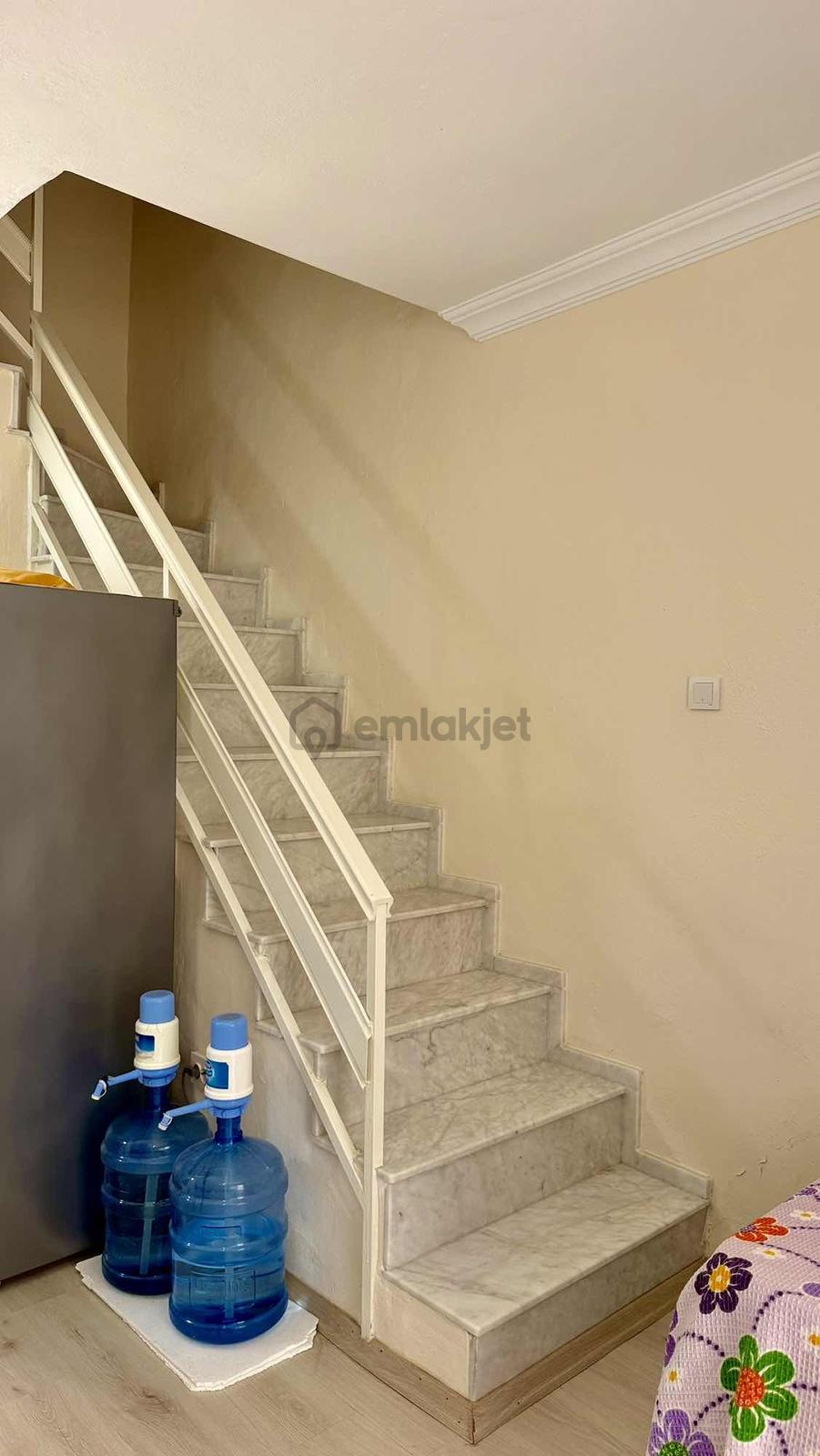 Dikili Halk Eğitimcilerde Masrafsız Eşyalı 2+1 Villa - 28