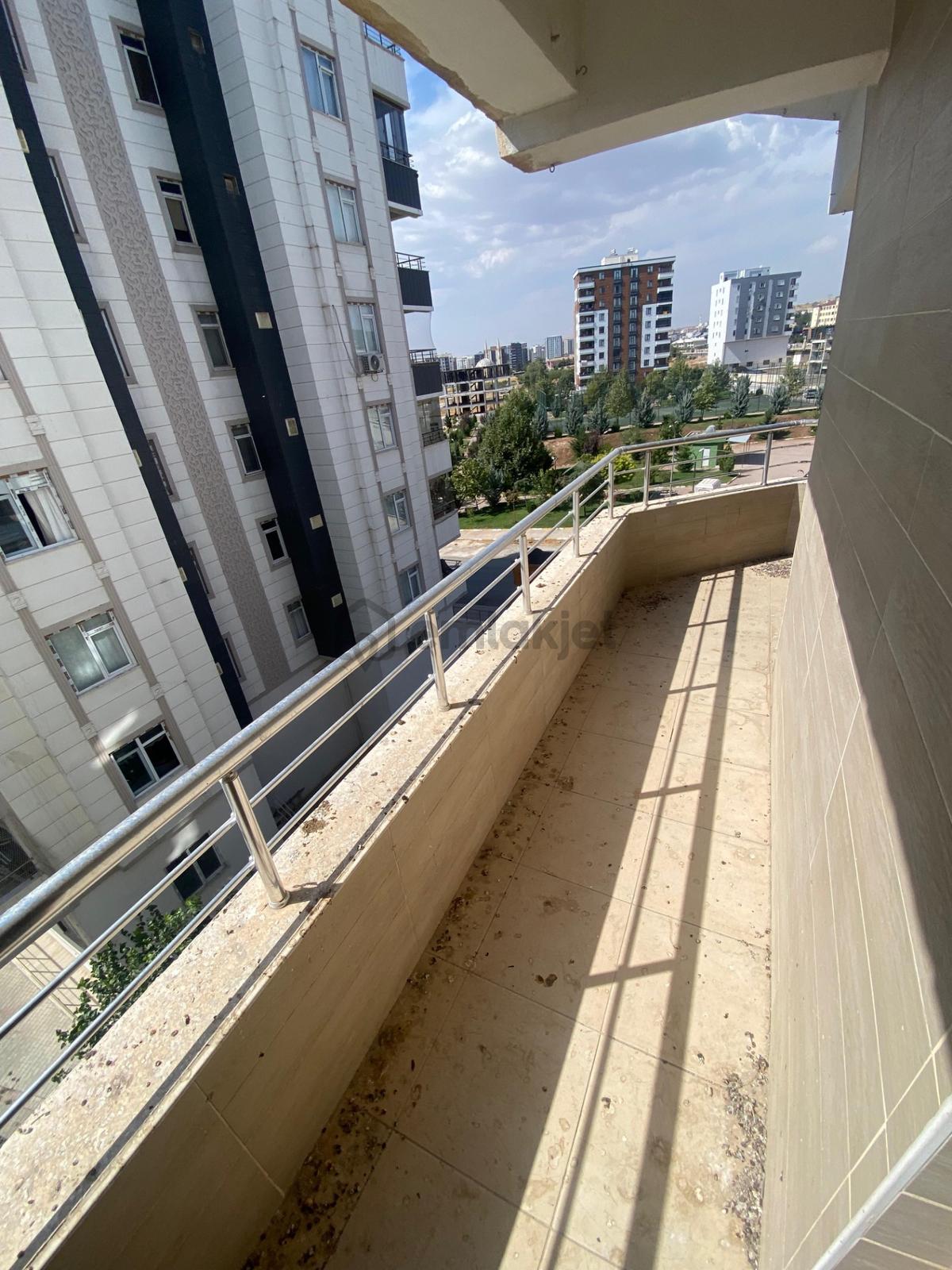 Acil Emlak Güvencesiyle Atakent’te Kiralık 4 Oda - 8