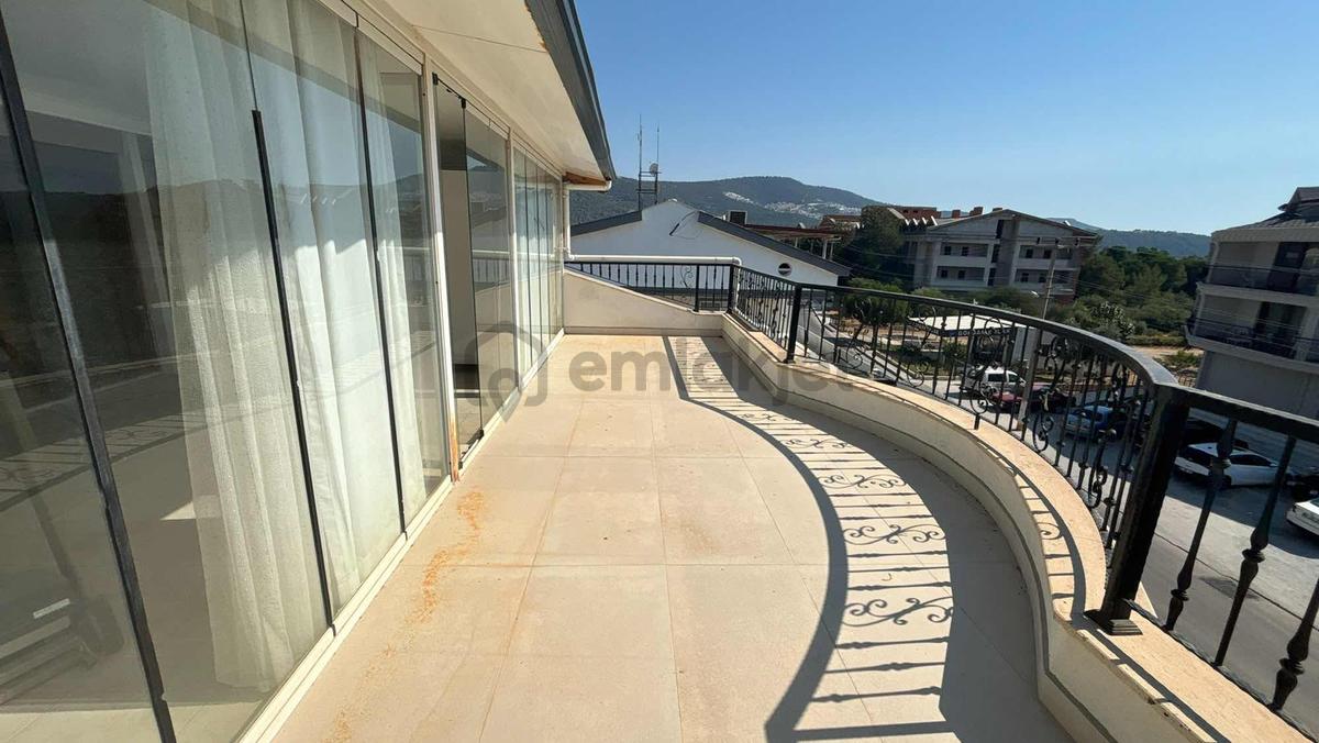 Akbükte Denize Sadece 50 M ! Geniş Teraslı,lüks 3+1 Dubleks - 25