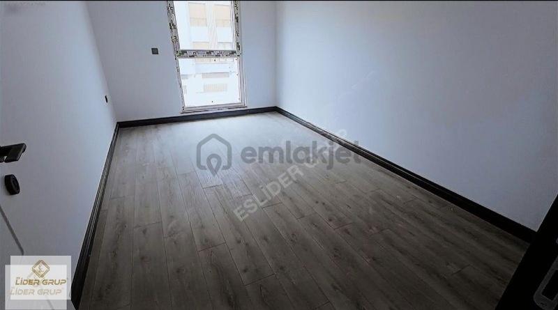 Eslider Gayrimenkulden Batıkentde 4+1 - 14